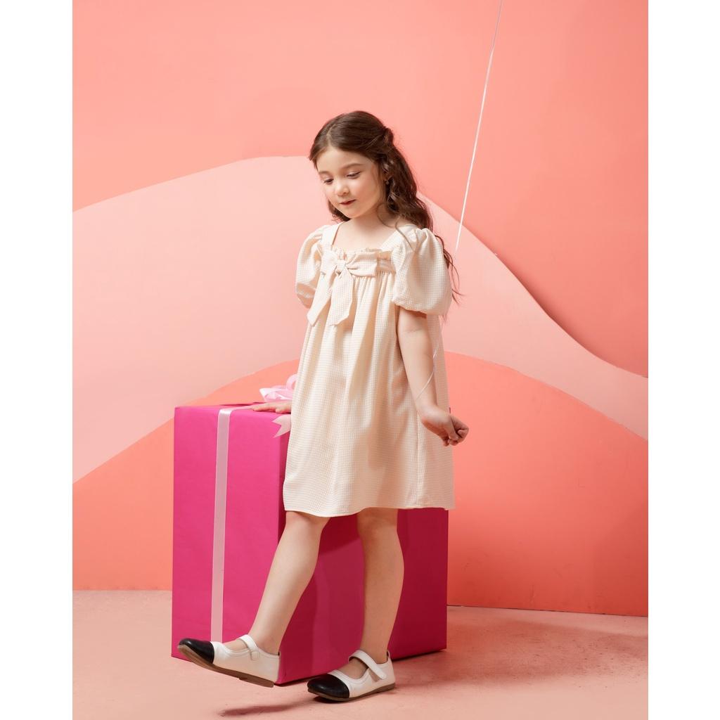 Váy caro bé gái BYZU form dáng suông, chất vải cotton cổ vuông đính nơ ngực