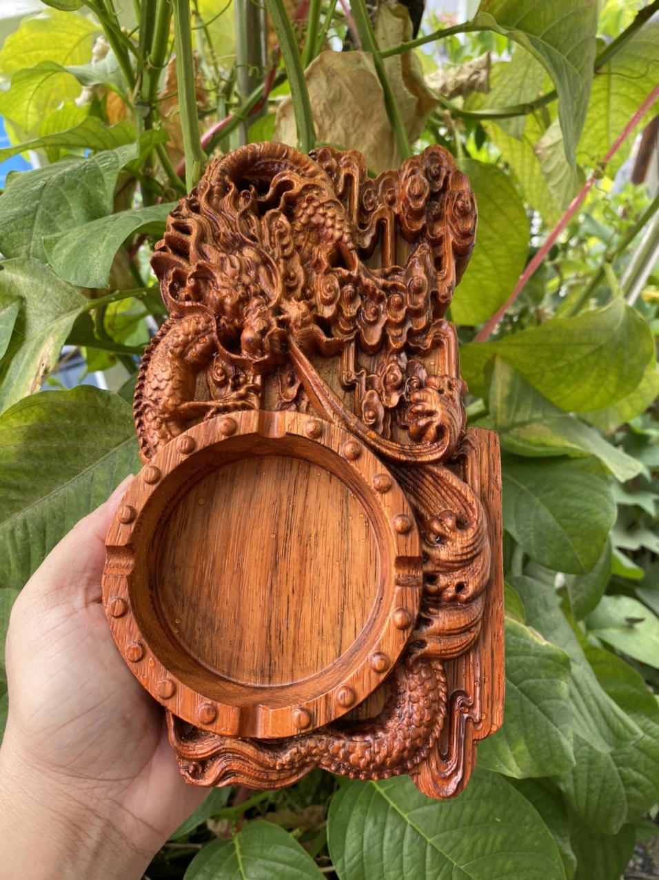 Gạt tàn gỗ hương chạm rồng