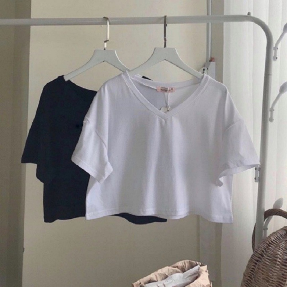 Áo THUN nữ crotop côc tay cổ tim trơn from rộng thích hợp mix nhiều phong cách freesize dưới 55 cân hai màu đen trắng