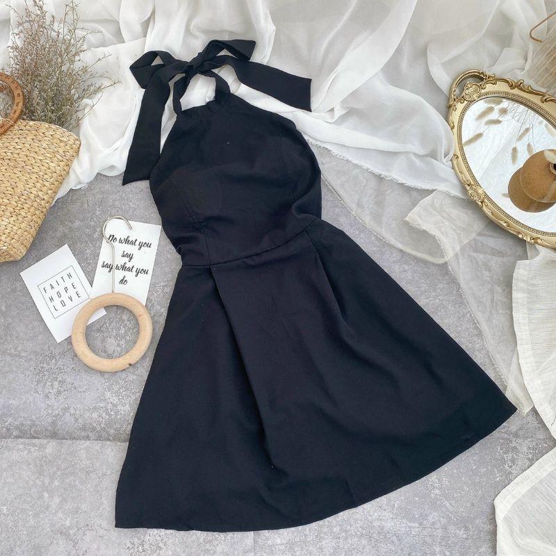 Đầm maxi xòe đen cổ yếm xinh xắn Black Dress