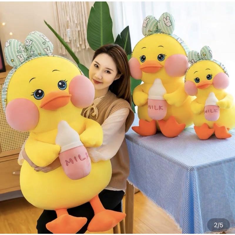 Gấu Bông Vịt má hồng ôm bình sữa, vịt ôm bình mẫu thú nhồi bông siêu cute hàng cao cấp