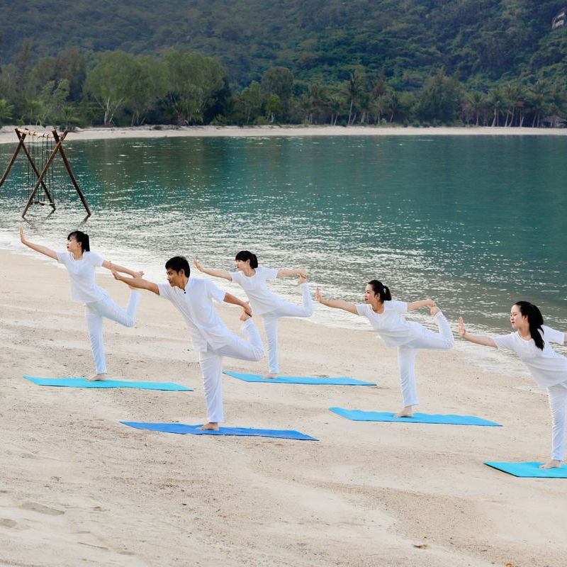 L'Alya Ninh Vân Bay 5*. Trọn gói nghỉ dưỡng 4N3D. Bao Gồm Full Bữa Ăn Hằng Ngày. Dịch vụ Cano Đón Tiễn.  Miễn Phí Trà Chiều & Trái Cây Tươi. Cùng Nhiều Tiện Ích Hấp Dẫn.
