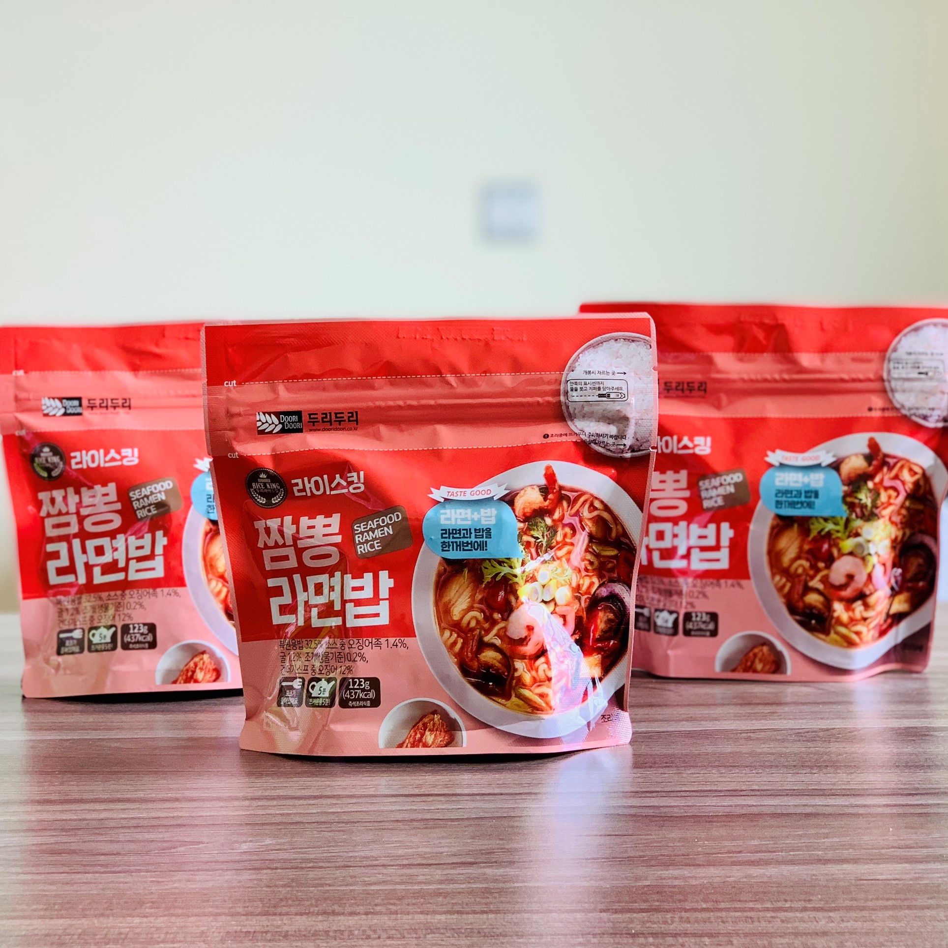 Mỳ Ramen Và Cơm Trộn Hàn Quốc Doori Doori Vị Hải Sản Gói 126g