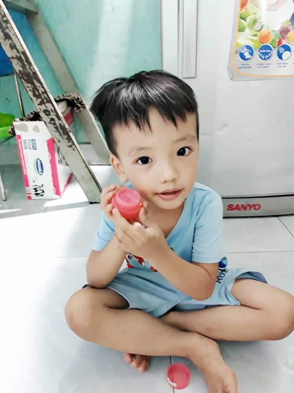 Ủ MÔI COLLAGEN