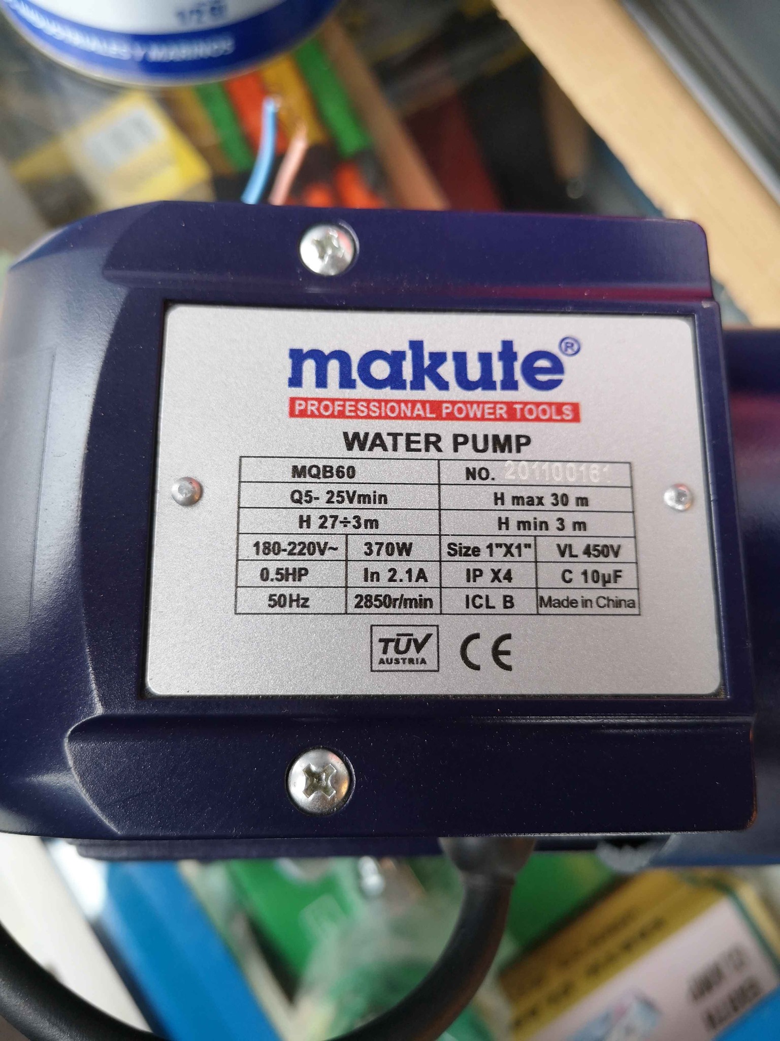 Máy bơm nước ly tâm 370W MAKUTE MQB60- Hàng chính hãng