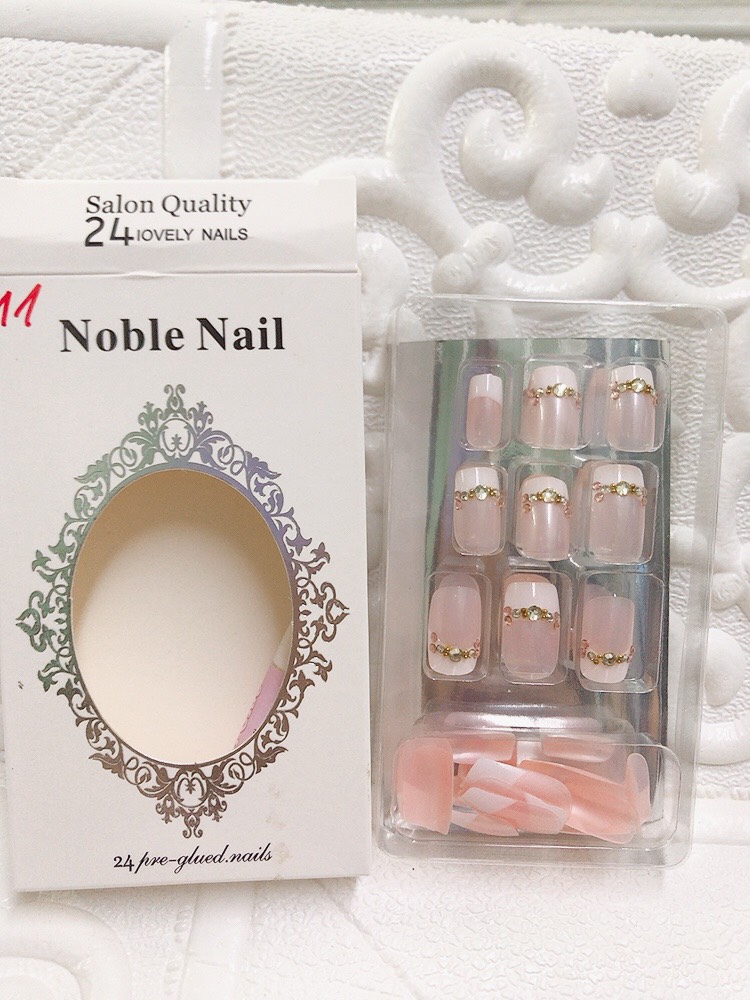 Bộ 24 móng tay giả, móng giả nail đính đá, bộ móng có nhiều kích thước khác nhau có thể sử dụng được cho nail chân, tặng kèm keo dán tiện lợi, nhiều mẫu nhiều hình dễ thương, tiết kiệm thời gian ( Giao mẫu ngẫu nhiên )