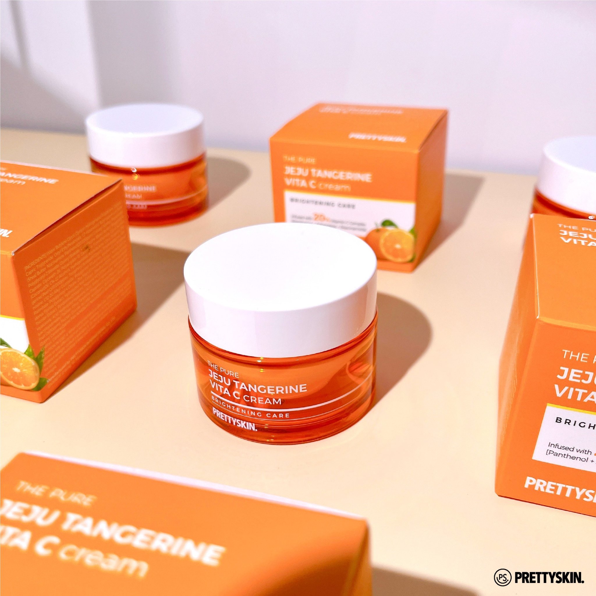 Kem Dưỡng Sáng Da, Phục Hồi Cấp Ẩm Vitamin C Pretty Skin 52ml The Pure Jeju Tangerine Vita C