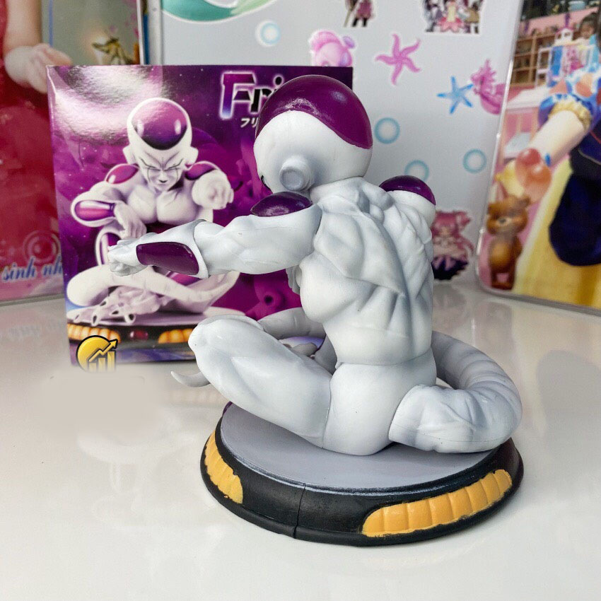 Mô hình Dragon Ball : Nhân vật Frieza cưỡi đĩa bay