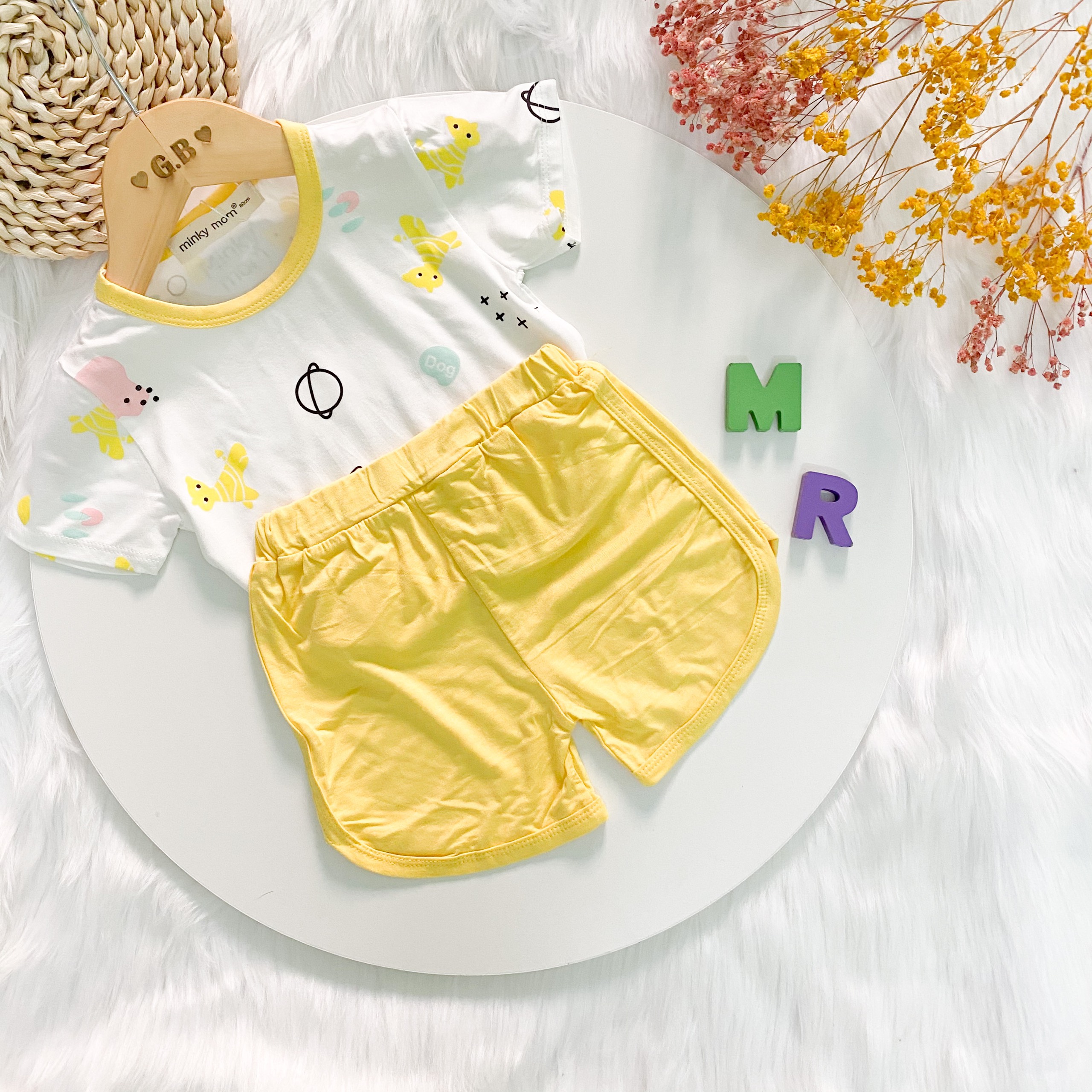 Bộ Ngắn Tay THUN LẠNH MINKY MOM In Thân Áo Trắng, Phối Viên, Quần Trơn Cho Bé 8-29KG