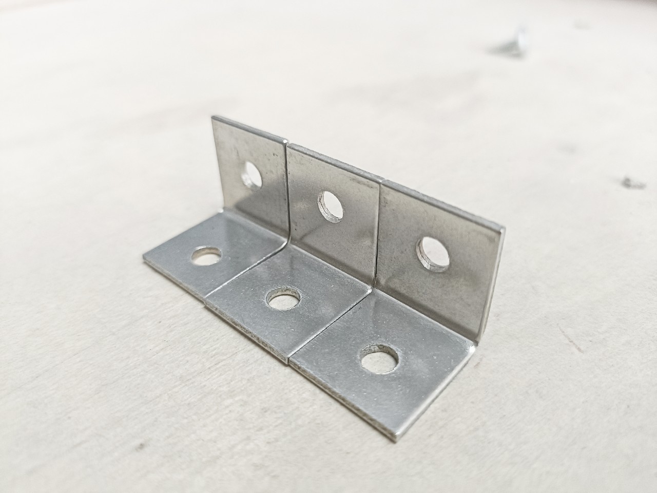Ke góc inox chữ L bản rộng 2cm