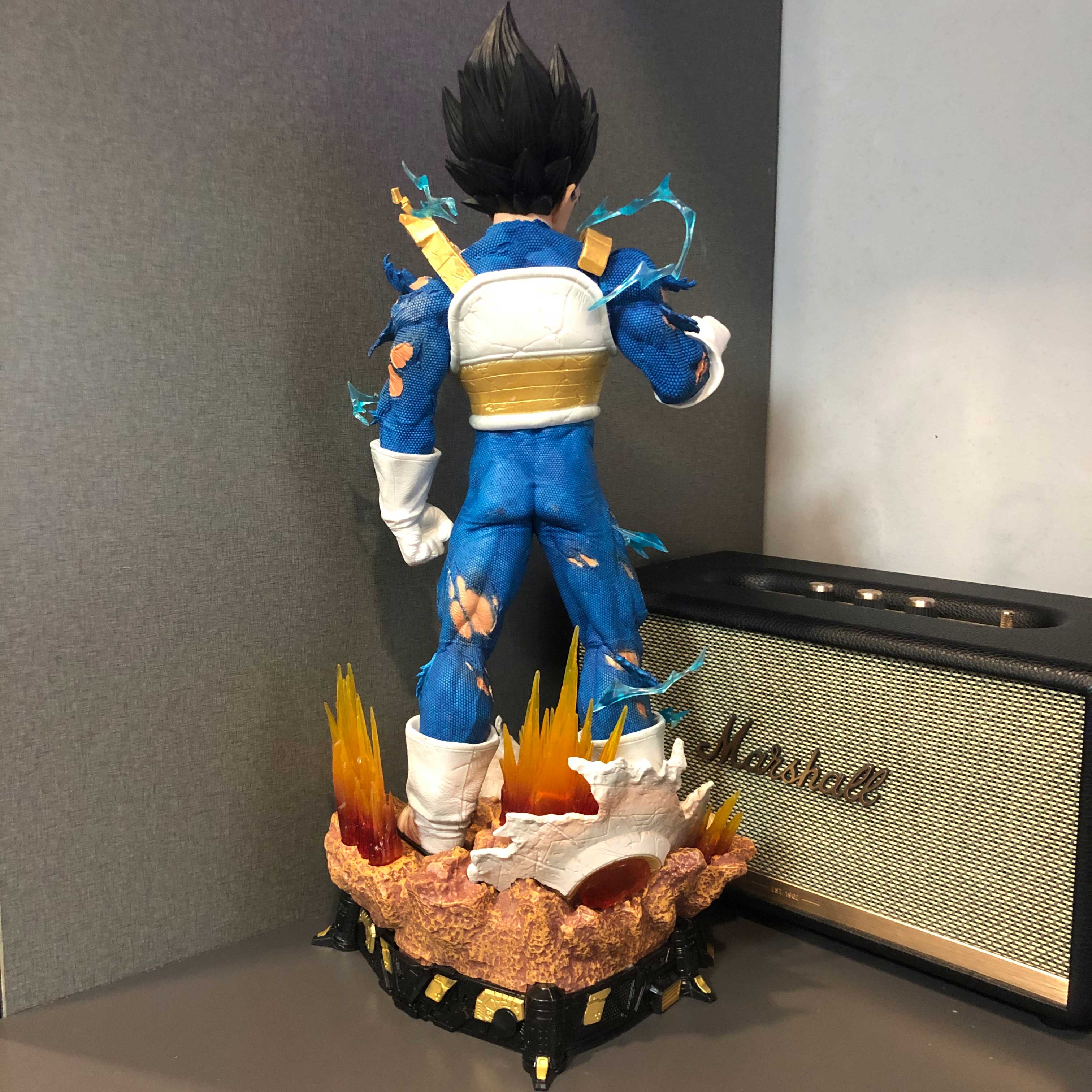 Mô hình Siêu Phẩm Vegeta 3 đầu cực nét có LED 55 cm - Dragon Ball