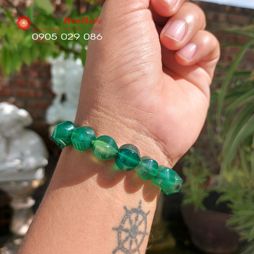 Vòng tay phong thủy đá mã não lục giác