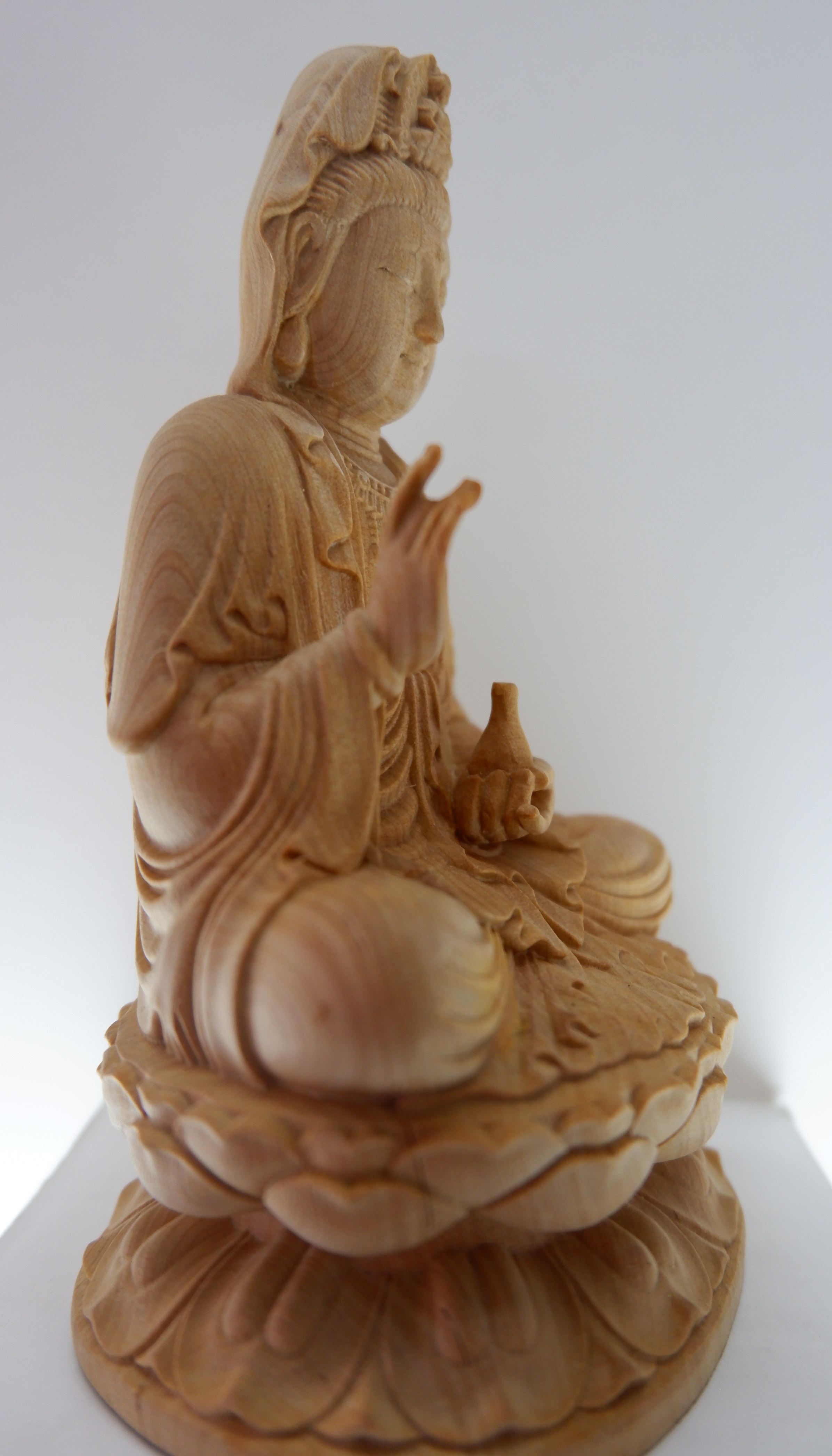 Tượng gỗ Phật Bà Quan Âm