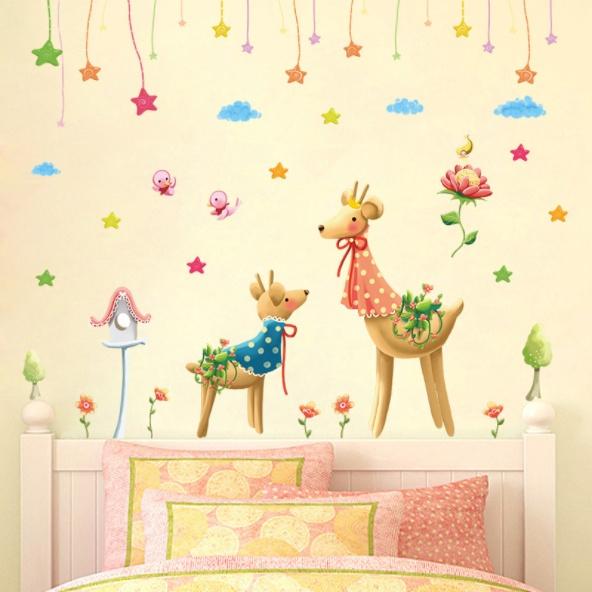 Decal trang trí tường - Mẹ con nai nhỏ nhắn