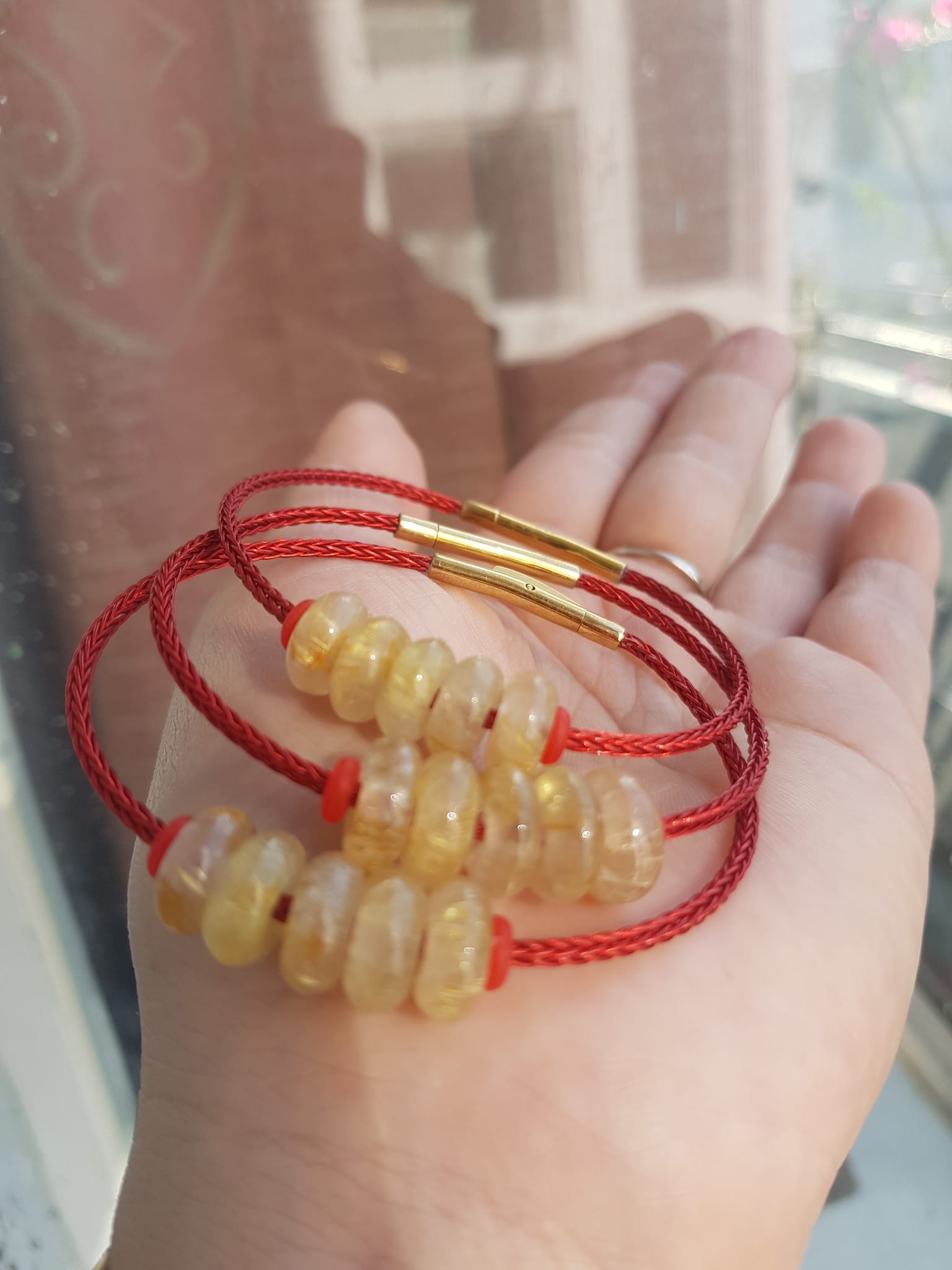 Vòng Tay 5 đồng tiền may mắn kiểu Đá thạch anh Vàng tự nhiên dây đỏ tài lộc Nữ mệnh Kim mệnh thổ mệnh Thủy đeo xinh đẹp ạ