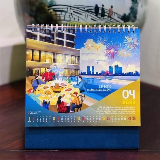 Lịch Để Bàn Lò Xo Cứng 2023 Lịch Để Bàn Chữ A 2023 - Mẫu Ngẫu Nhiên