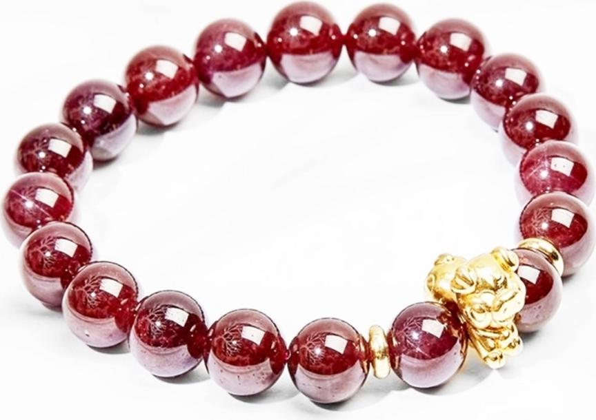 Lắc tay mạng hỏa tuổi hợi ngọc thạch lựu garnet sao tự nhiên 10mm
