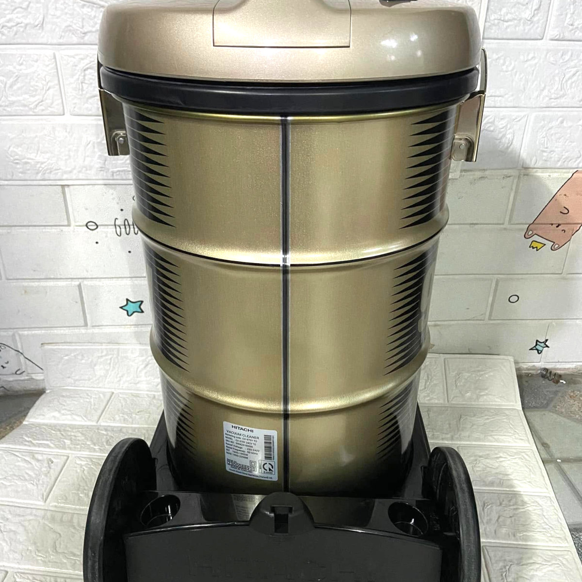 Máy hút bụi công nghiệp Hitachi CV-970Y 24CV TG dung tích 21L công suất 2200W xuất xứ Thái Lan - Hàng chính hãng