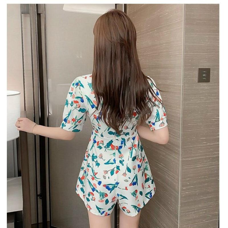 HÀNG NHẬP - BỘ JUMPSUIT ĐÙI HOA CỔ TIM