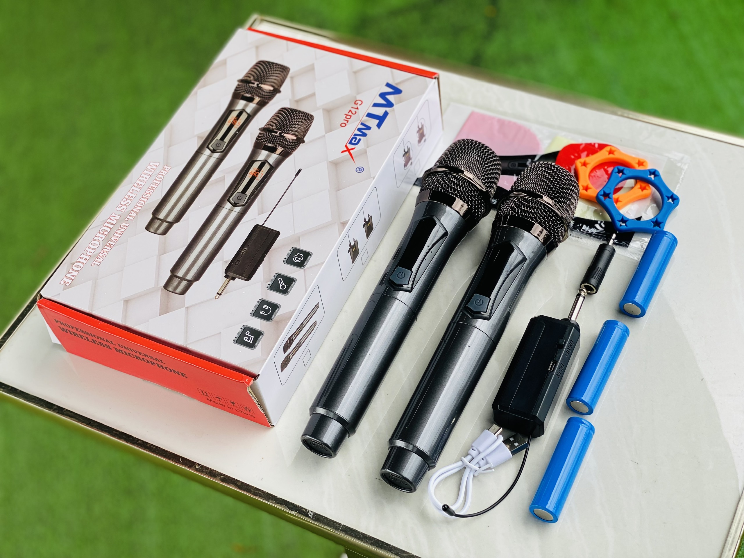 Micro Đa Năng MTMAX G12Pro (Loại 2 Micro) – Pin Sạc Tiện Lợi, Âm Thanh Ổn Định Hát Karaoke Gia Đình Giá Mềm hàng nhập khẩu