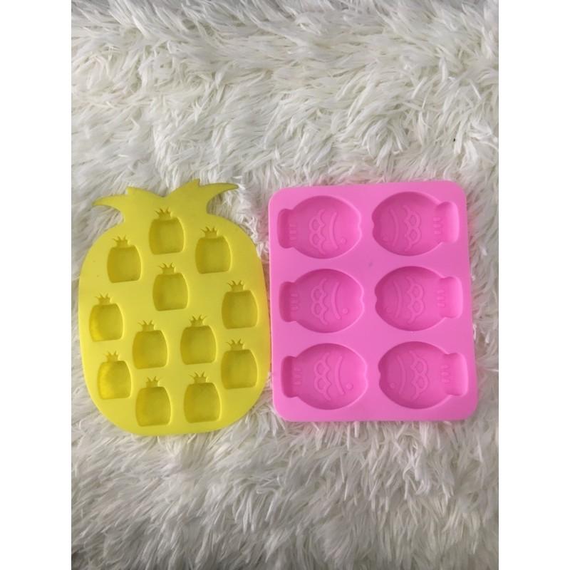 Khuôn silicone hình cá, quả thơm