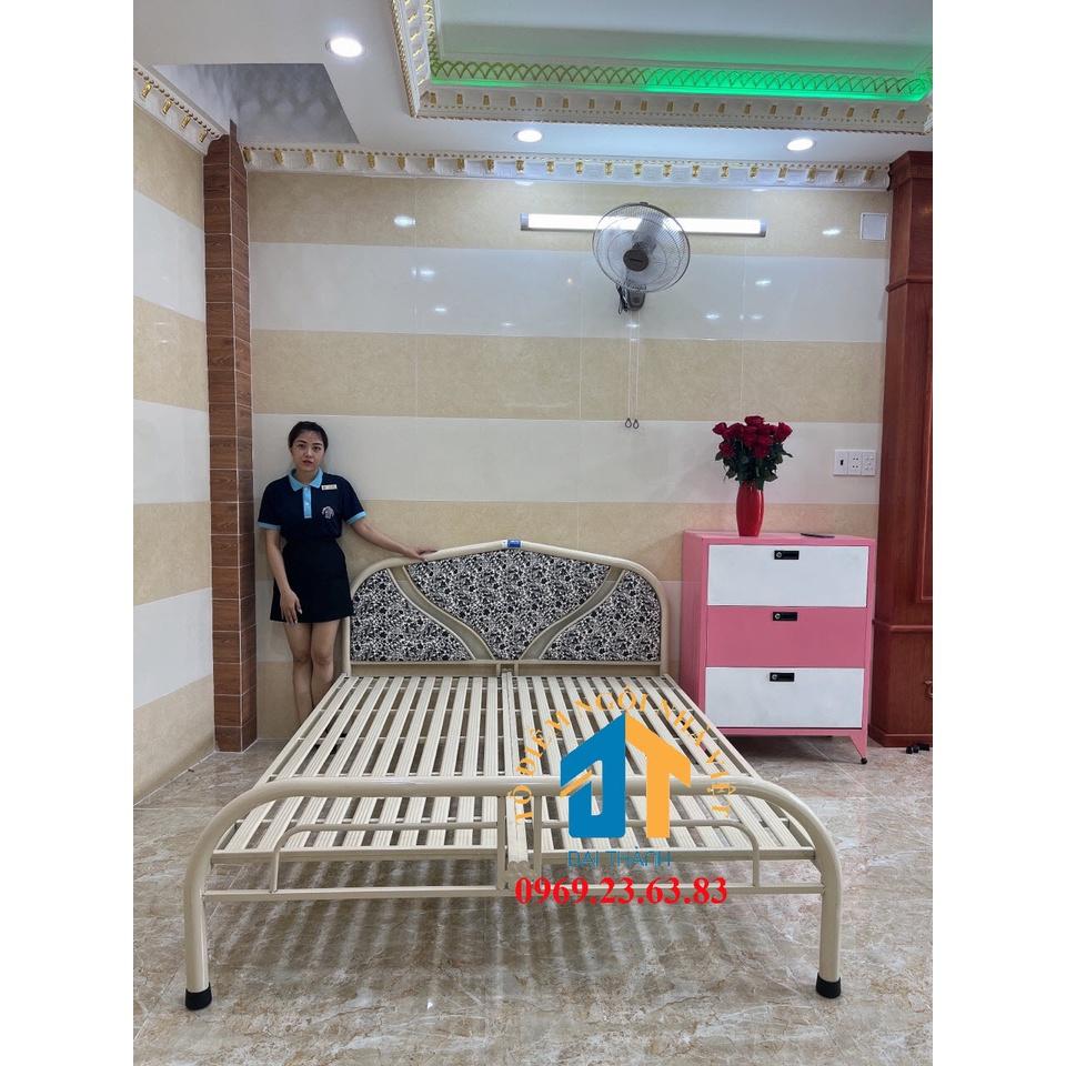 Giường sắt mẫu mới 1m6x2m màu kem