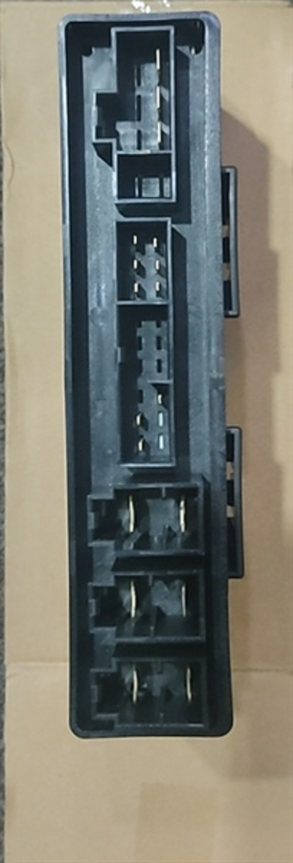 HỘP CẦU CHÌ XE NÂNG MITSUBISHI 2-3 TẤN FUSE BOX FOR MITSUBISHI FORKLIFT F18C S4S FD20-30 91A04-36020