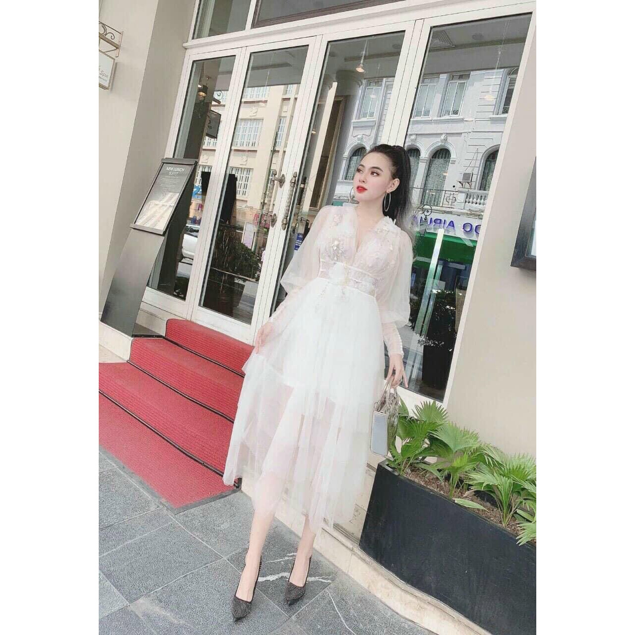 Đầm Maxi Dự Tiệc Tay Dài Đính Hoa Nổi Y Hình