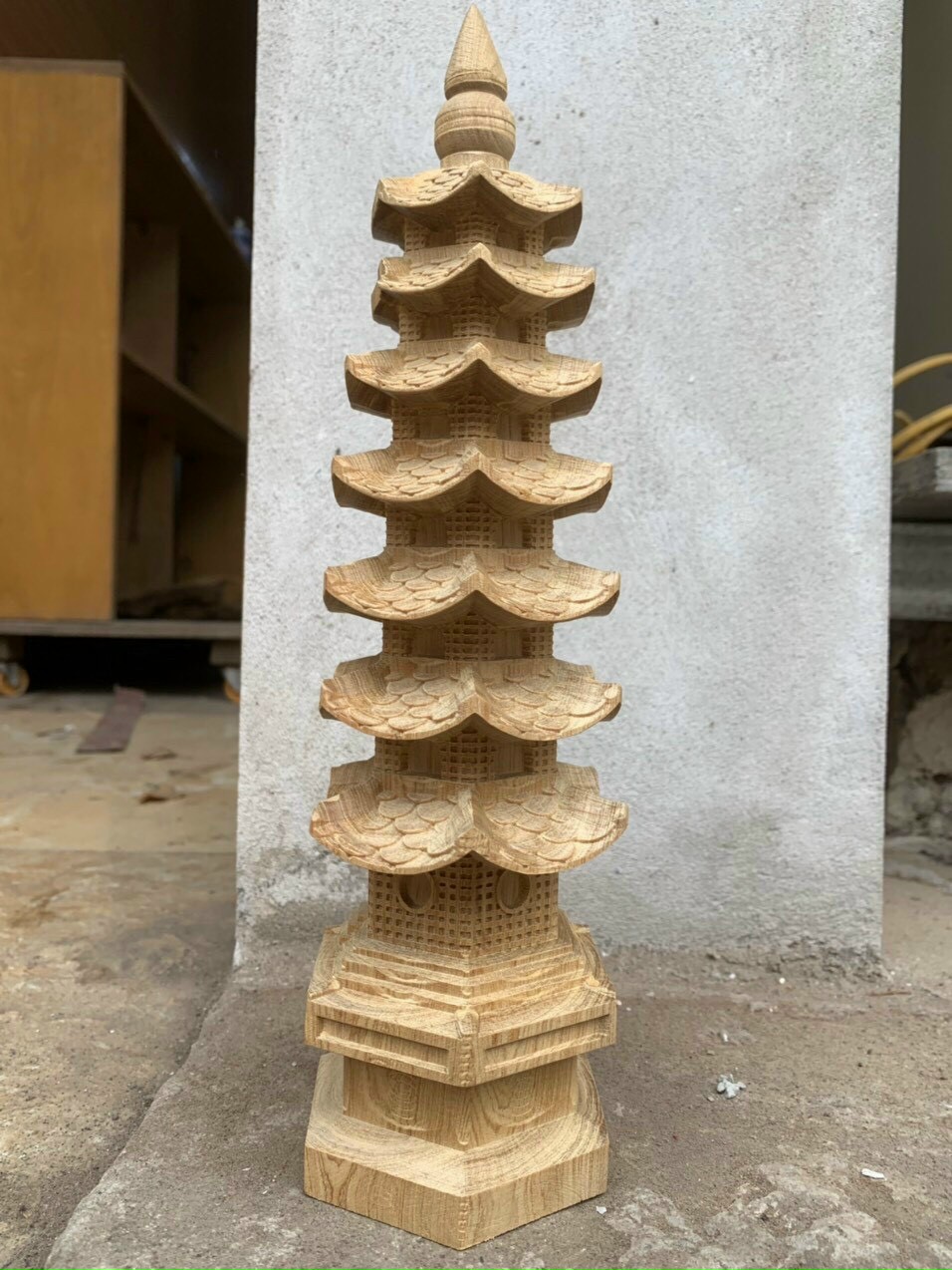 Thác xông trầm bằng gỗ bách xanh thơm nức kt cao 30×9×9cm