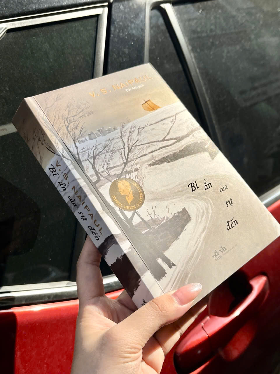 Sách - Bí ẩn của sự đến (Nobel Văn chương) (Nhã Nam HCM)