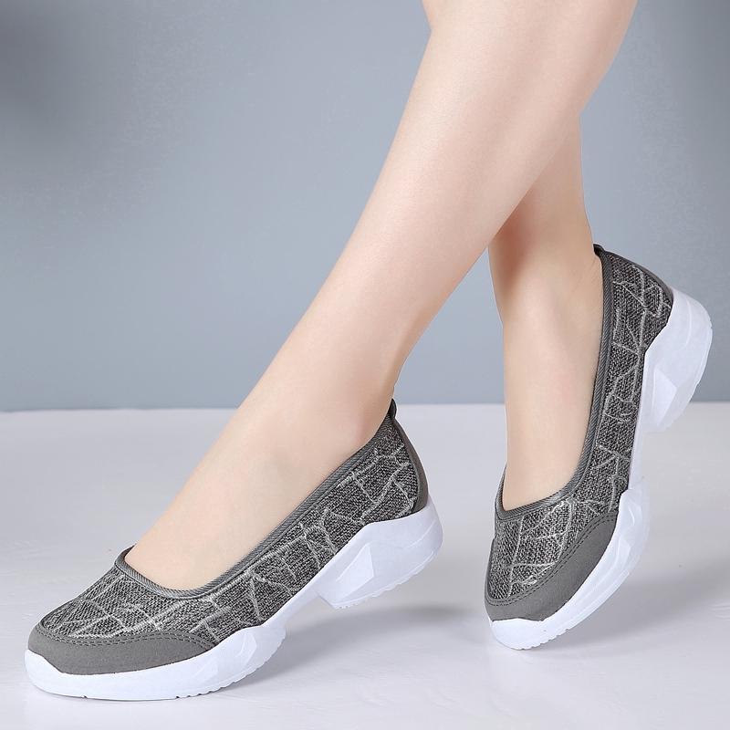 2020 Fashion women outdoor soft breathable black running sneakers casual sport shoes
