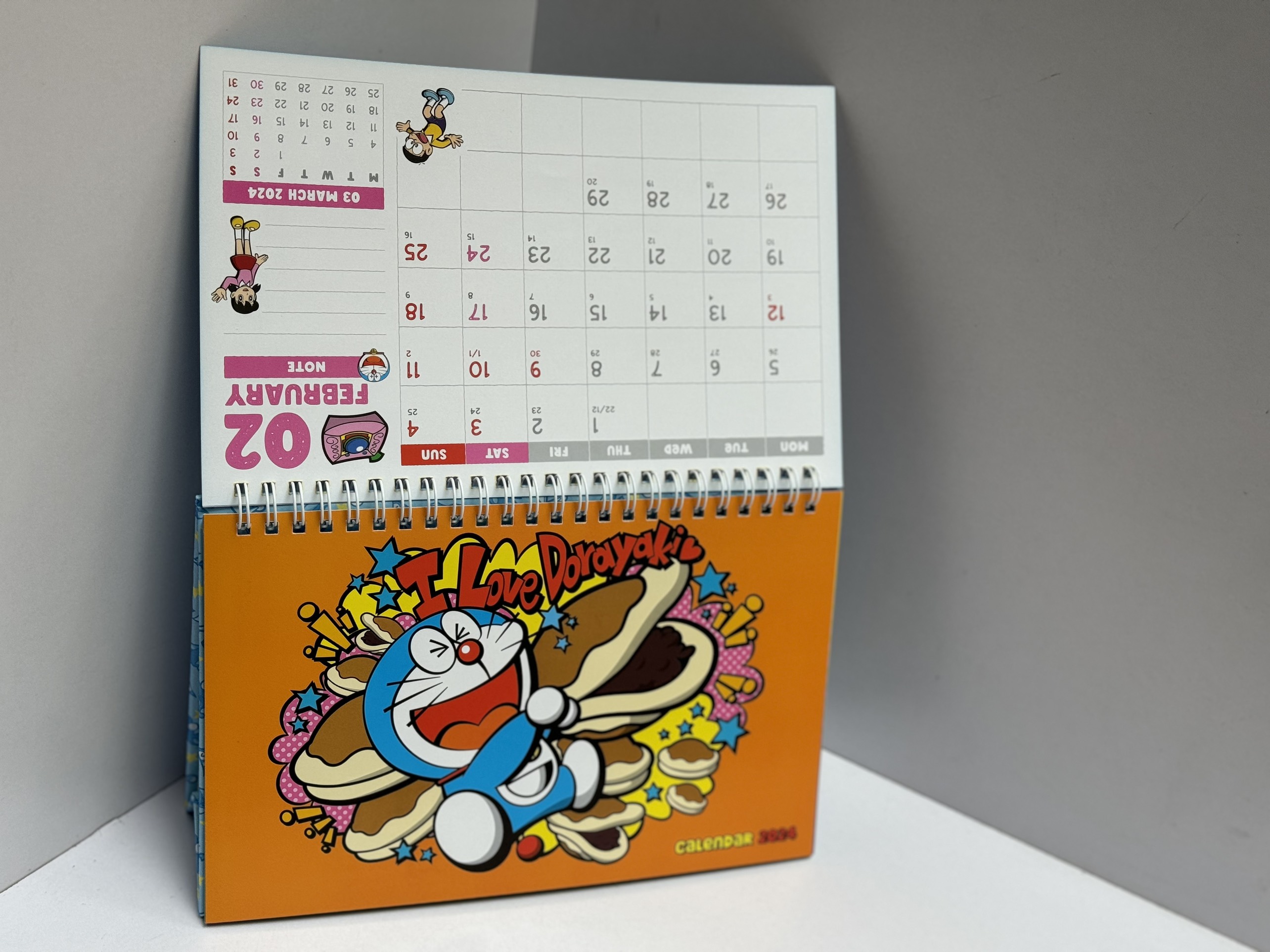 (TẶNG KÈM BẢNG STICKER) LỊCH ĐỂ BÀN DORAEMON 2024 –  Fujiko Pro – NXB Kim Đồng