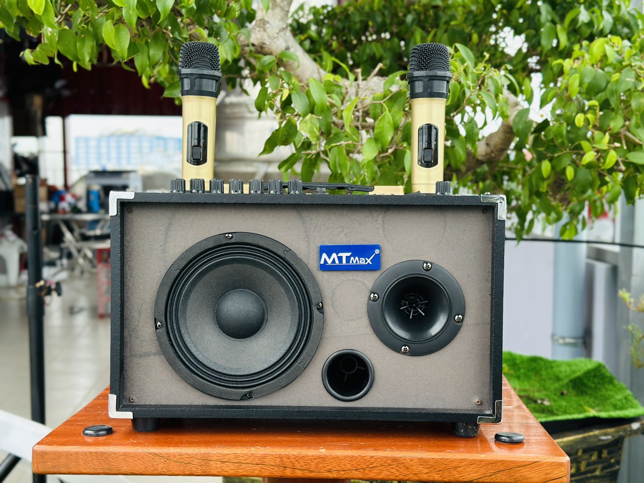 Loa Di Động Karaoke MTMAX B552 PLUS Viền Sắt Bass15 Chỉnh Bass, Treble, Delay, Echo Đa Dạng Cổng Kết Nối Âm Thanh Chân Thực Chi Tiết. HÀNG CHÍNH HÃNG