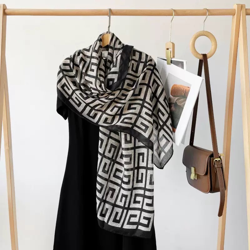 KHĂN CHOÀNG LỤA DÁNG DÀI CỰC SANG PHONG CÁCH TÂY ÂU SANG XỊN MỊN MÃ 10