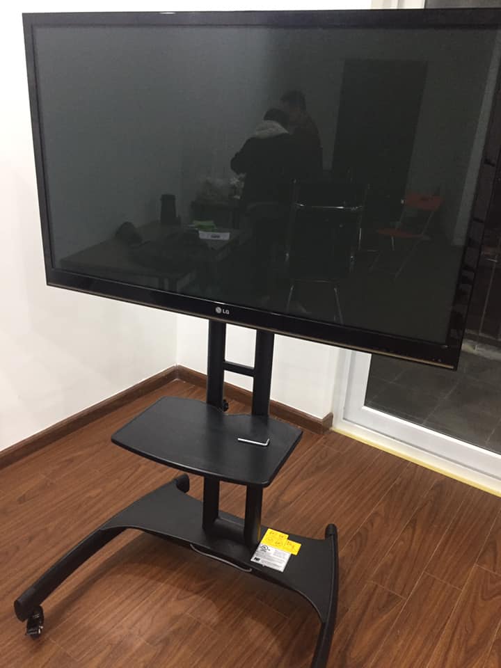 Giá Treo Tivi Di Động Nhập Khẩu Ava1500 - 60 - 1P Đ8 Màu Đen Cho Tivi 32 - 65 Inch