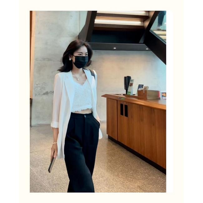 Áo vest blazer mỏng xẻ sườn có độn vai m130