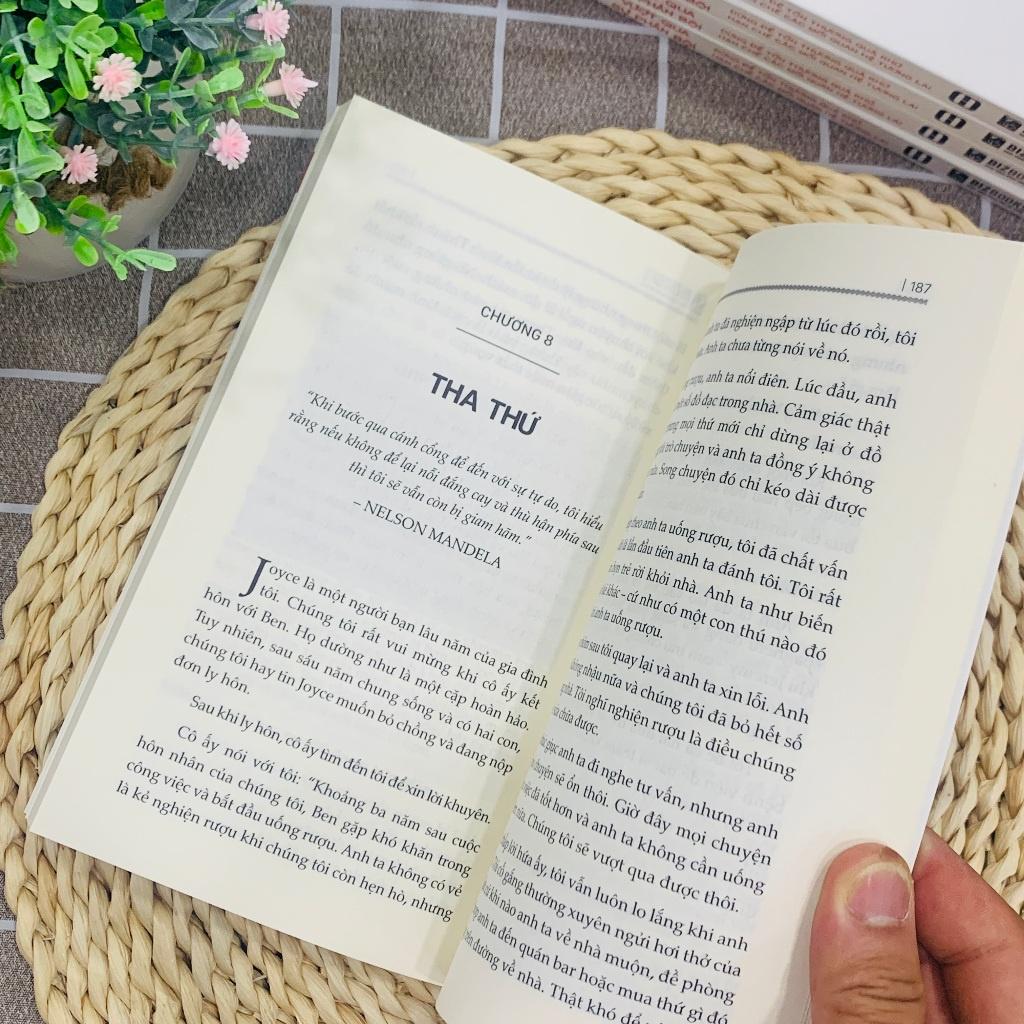 Vượt Qua Sự Phản Bội: Đừng Để Tổn Thương Quá Khứ Hạn Chế Các Mối Quan Hệ Tương Lai - Bản Quyền
