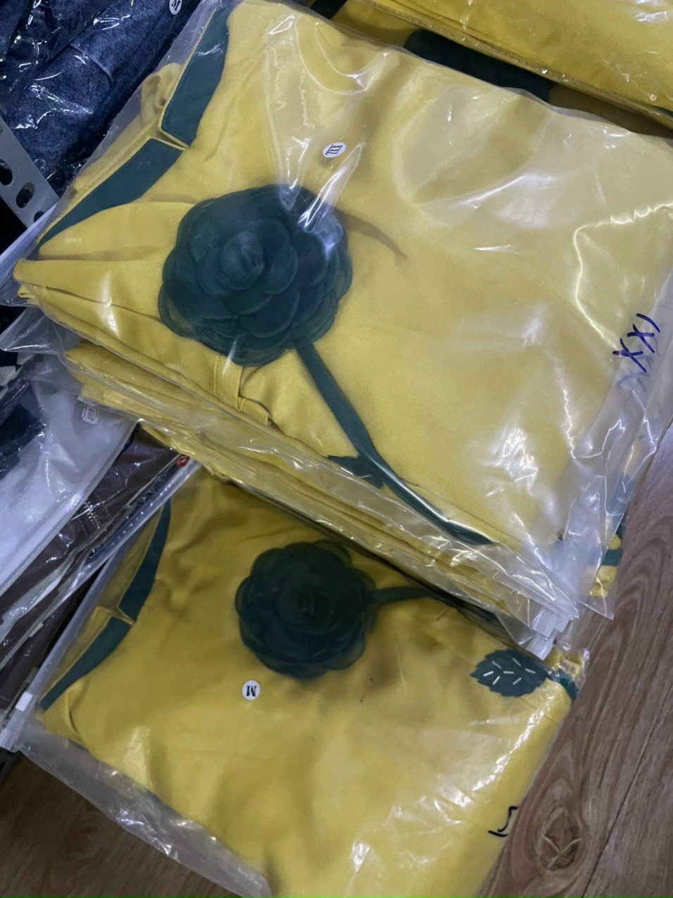 ÁO DÀI ĐÍNH HOÁ DUYÊN DÁNG