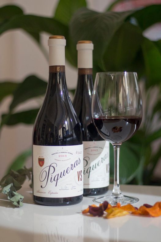 Rượu vang Organic Piqueras VS Monastrell & Garnacha Tintorera kèm túi hộp,đồ khui