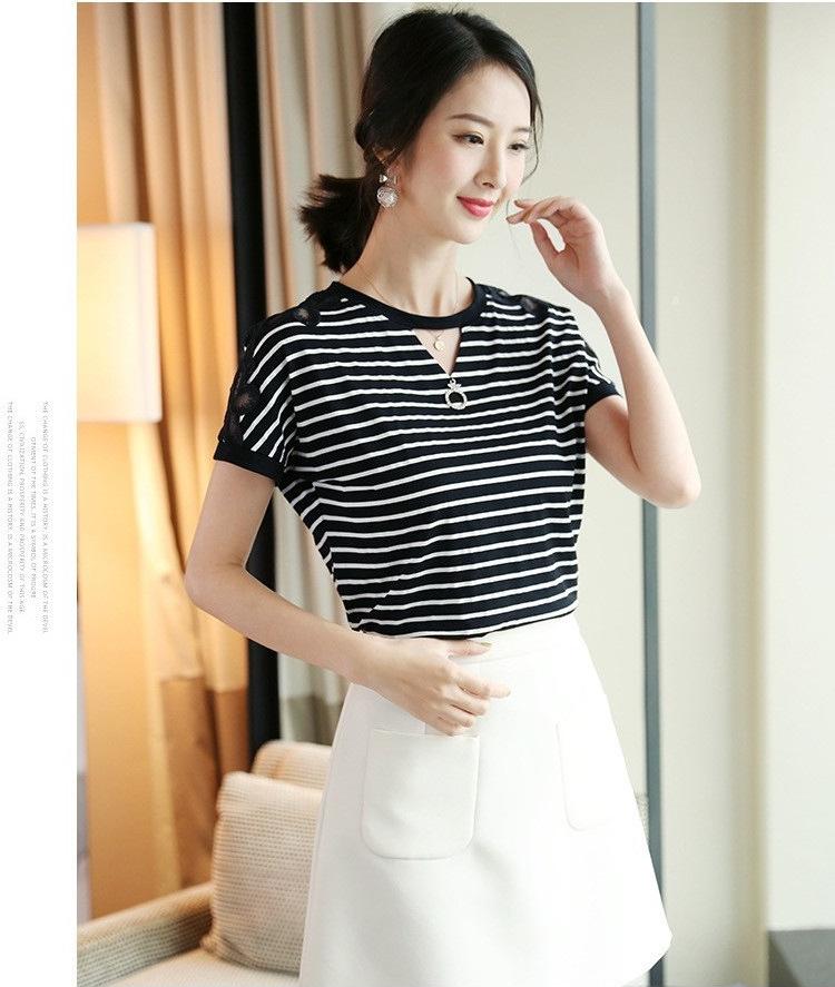 Áo kiểu nữ cổ tròn phối ren sọc sang HATI- AT8893