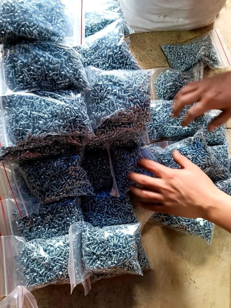 Vít bắt vỏ điều hoà, máy giặt chất liệu mạ kẽm Vít 4ly dài 1,2cm