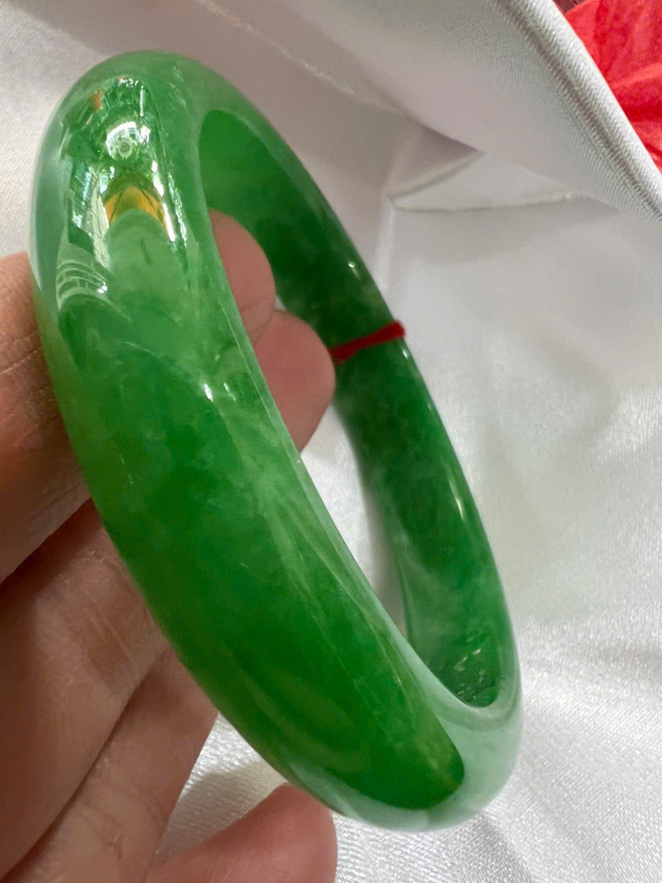 Vòng Tay Nữ Đá Cẩm Thạch Bản Hẹ Lý 57mm A Cao 12mm Dẩy 7,2mm Màu Xanh Lý Tươi Bông Trắng Bóng mượt đẹp nữ mệnh mộc hỏa thủy 55kg - 62kg đeo xinh đẹp sang tay món quà tặng mẹ tặng nữ ý nghĩa ạ