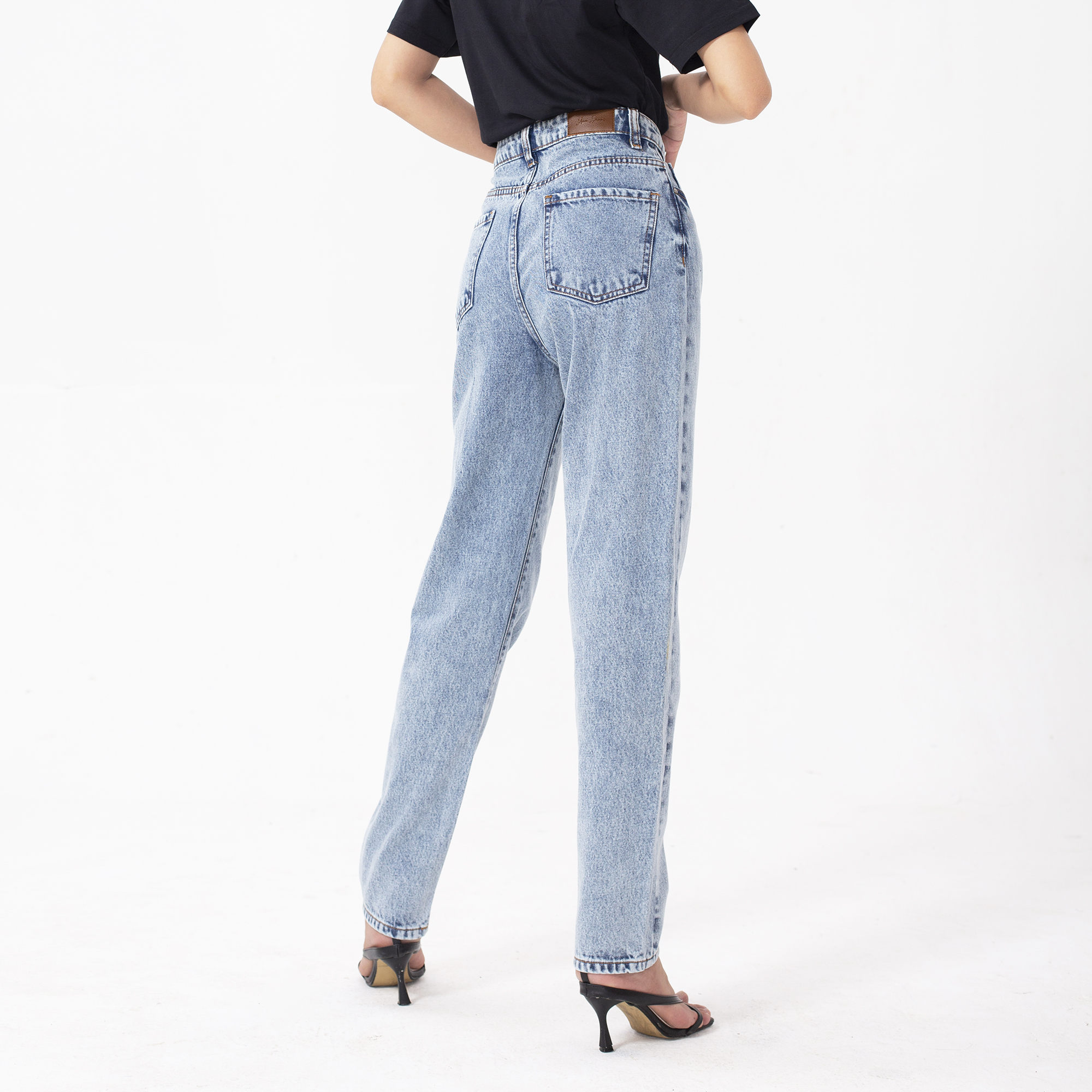 Quần Mom Jeans Light Blue Aaa Jeans