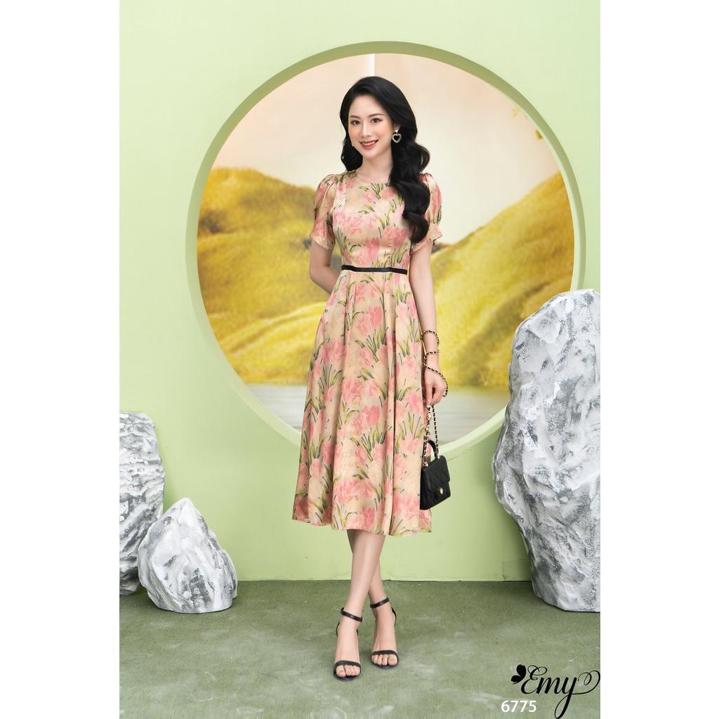 Đầm EMY EM6775 Xòe Cổ Tròn Viền Đen