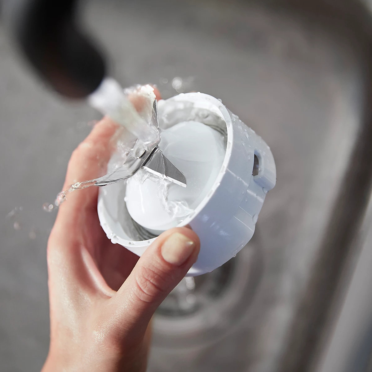 Máy xay sinh tố 2 cối Philips HR2041/10 công suất 450W, xuất xứ Indonesia - Hàng chính hãng