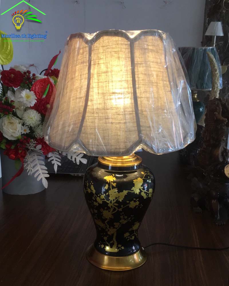 Đèn để bàn, đèn bàn gốm đen hao mạ vàng huyền bí sang trọng 2014