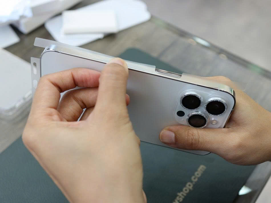 Miếng Dán PPF Full Lưng Viền Khắc Táo Cho Các Dòng iPhone 11 đến 17 Series – Nhám chống vân tay, Chống Trầy, Ôm Sát Máy.Hàng Nhập Khẩu