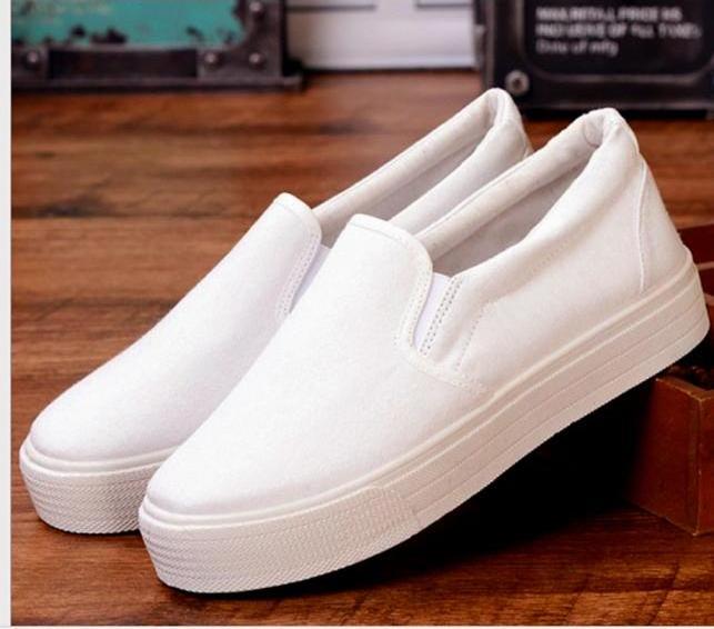 Giày slip on vải trơn đế bánh mì - Trắng