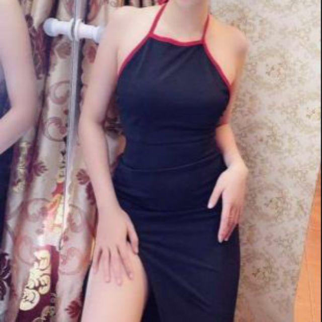 Đầm yếm hở lưng xẻ tà sexy