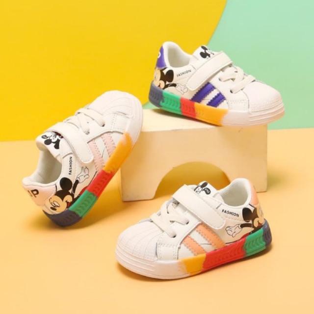 Giày thể thao cao cấp cho bé trai bé gái mẫu mới nhất 2021